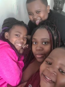Lakoyé and family
